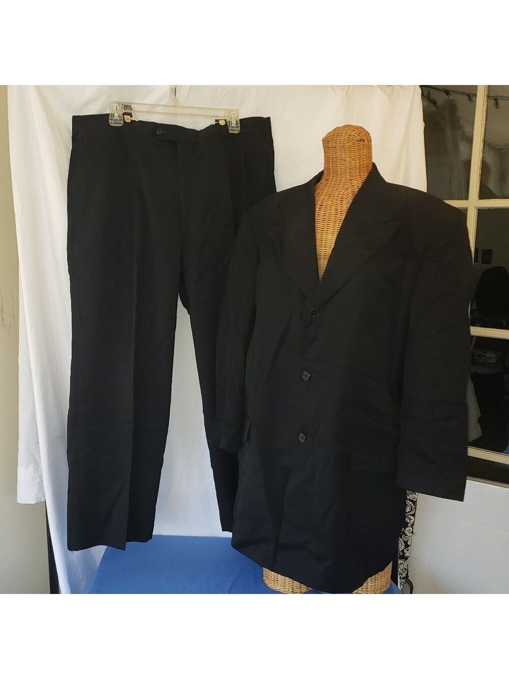 Bendetti Uomo Men's Black 2-Piece Suit with Suspenders, 38R